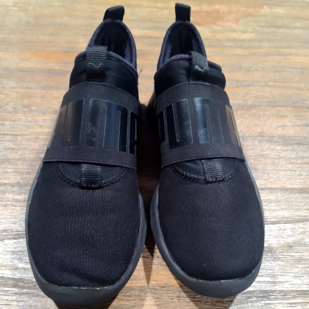 Puma sneaker shoes size 5